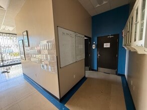 5162-5180 Wilshire Blvd, Los Angeles, CA for lease Interior Photo- Image 2 of 3