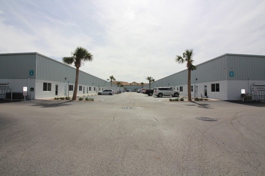 1312 Commerce Ln, Jupiter, FL for lease - Primary Photo - Image 1 of 14