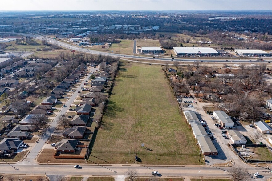 522 S 40th St, Springdale, AR for sale - Aerial - Image 2 of 4