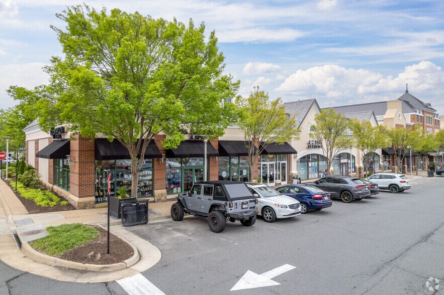 42385-42395 Ryan Rd, Brambleton, VA à louer - Photo du bâtiment - Image 2 de 14