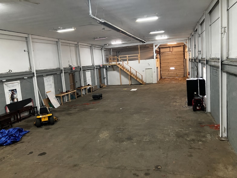 373 Pleasant Ave, Hamburg, NY for lease - Building Photo - Image 2 of 12