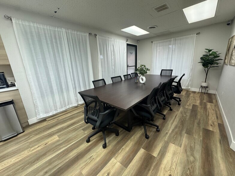 4534 Precissi Ln, Stockton, CA à louer - Photo du bâtiment - Image 3 de 9