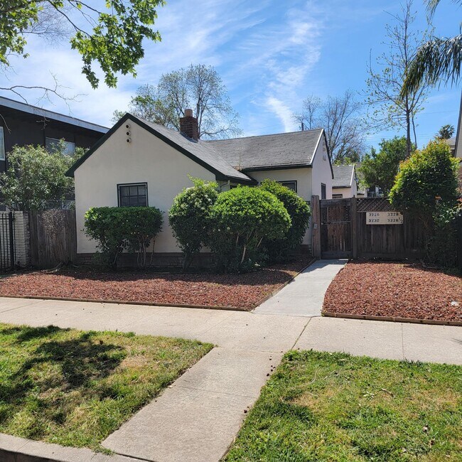 More details for 3226 W St, Sacramento, CA - Multifamily for Sale