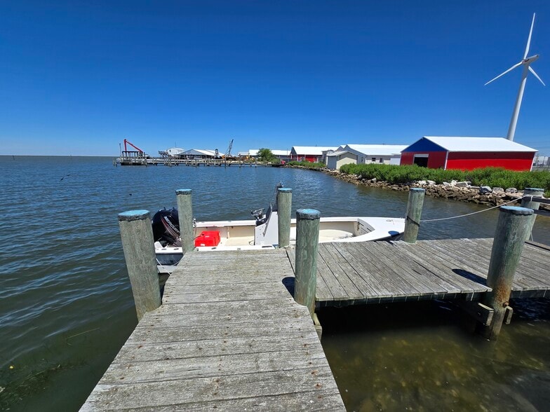 709 W Main St, Crisfield, MD for sale - Building Photo - Image 2 of 89