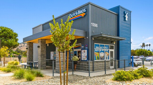 More details for 1598 Fairgrounds Dr, Vallejo, CA - Retail for Sale