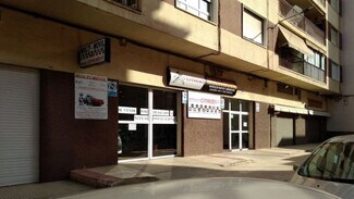 Plus de détails pour Multi-résidentiel à vendre