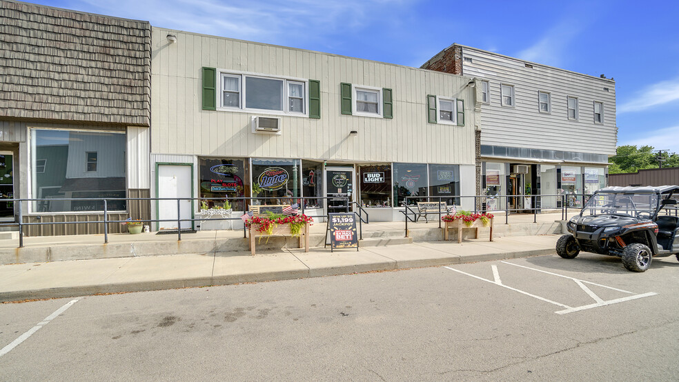 812 Main St, Ashton, IL for sale - Building Photo - Image 1 of 1