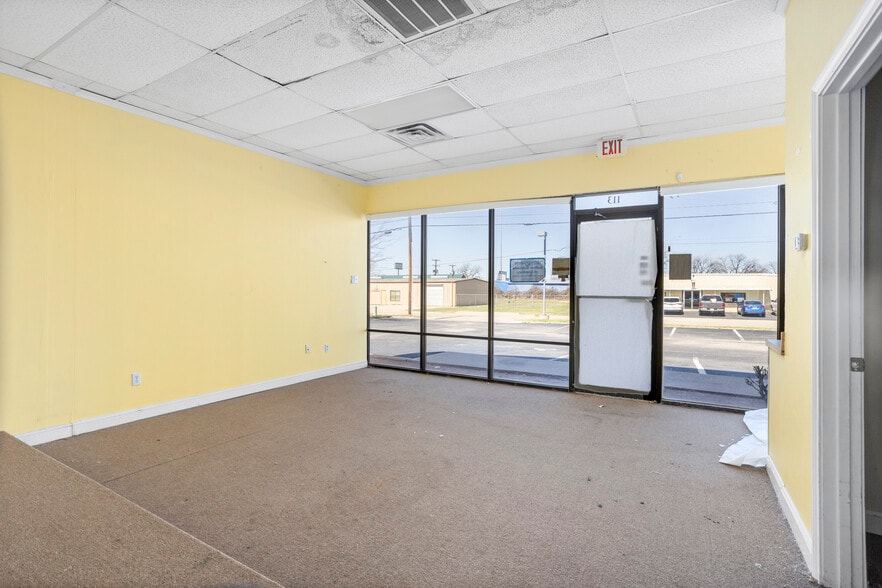 1540 Southtown Dr, Granbury, TX for lease - Building Photo - Image 3 of 6