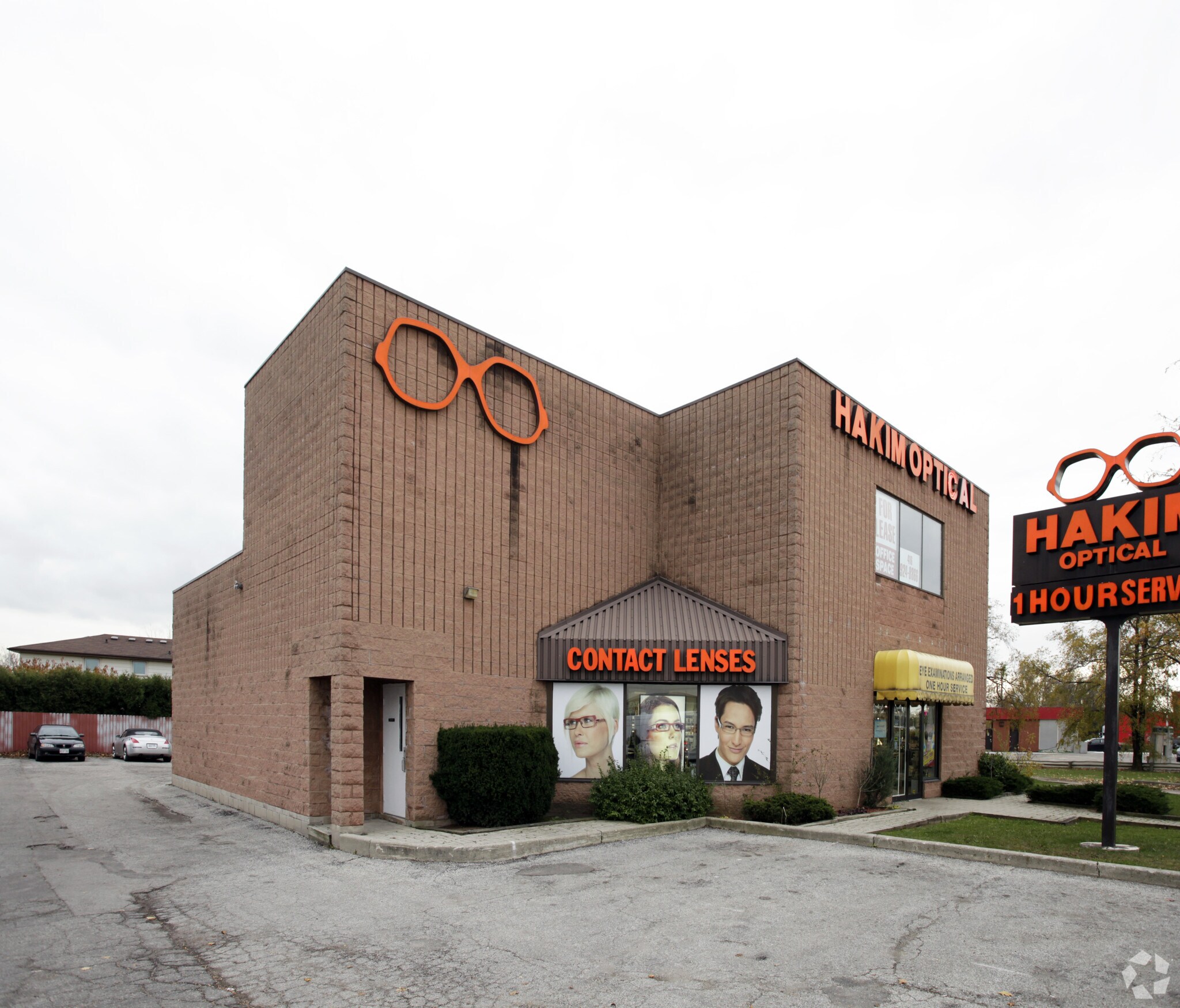 328 Speers Rd, Oakville, ON for sale Primary Photo- Image 1 of 1