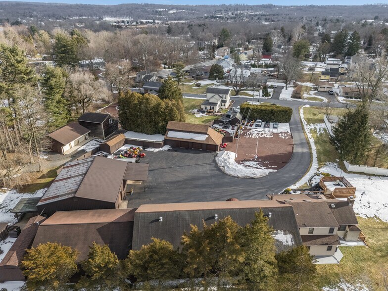 5 Larison Ln, Ringoes, NJ à vendre - Photo du bâtiment - Image 3 de 82