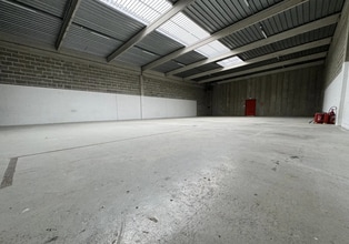 Flex in Herblay-sur-Seine for lease Interior Photo- Image 1 of 7