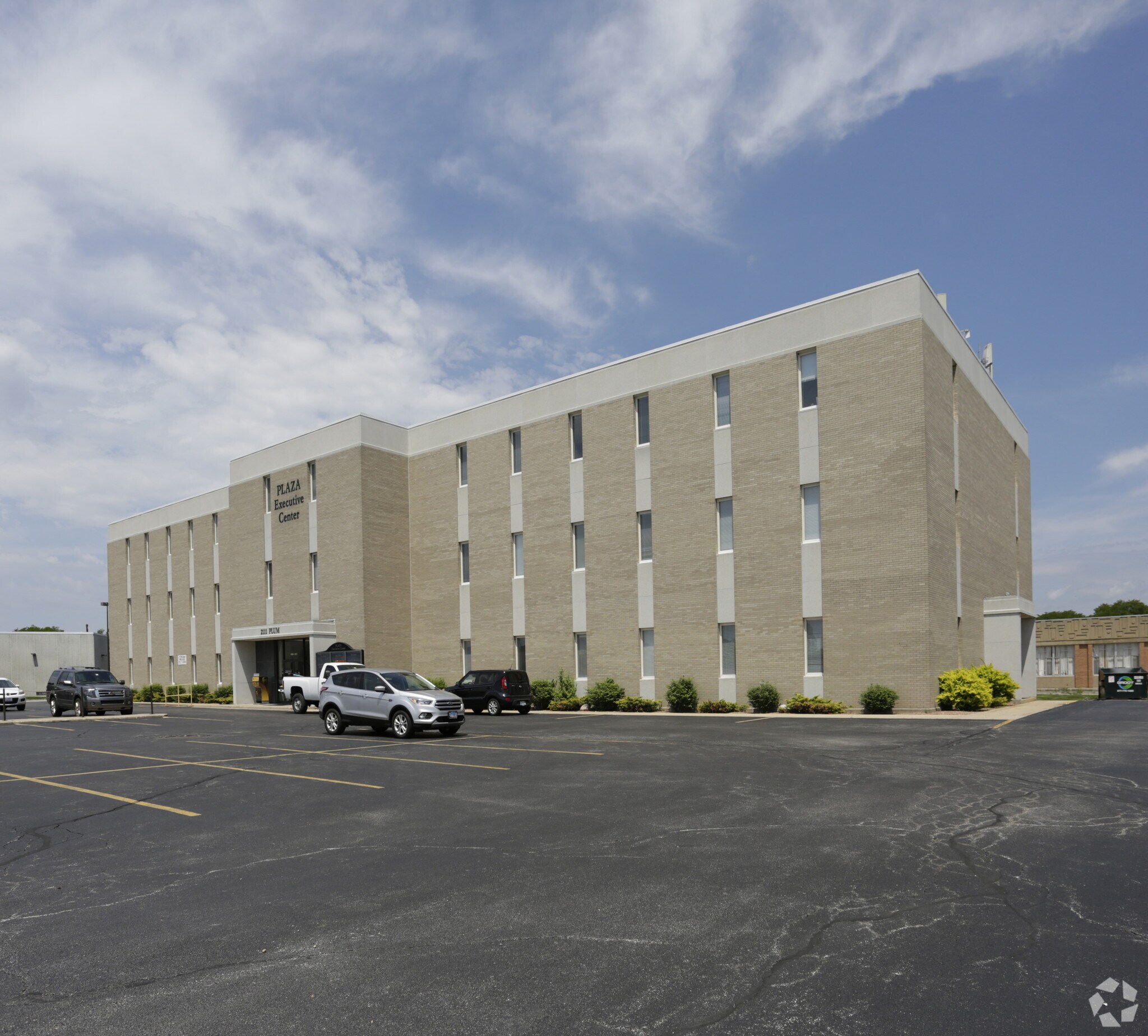 2111 Plum St, Aurora, IL for lease Primary Photo- Image 1 of 12