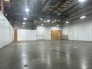 3901 SE Naef Rd, Portland, OR for lease Interior Photo- Image 1 of 11