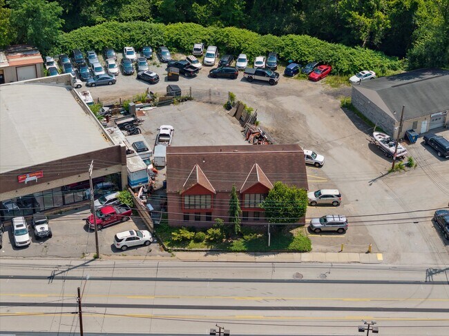 Plus de détails pour 1641 Saw Mill Run Blvd, Pittsburgh, PA - Flex à vendre