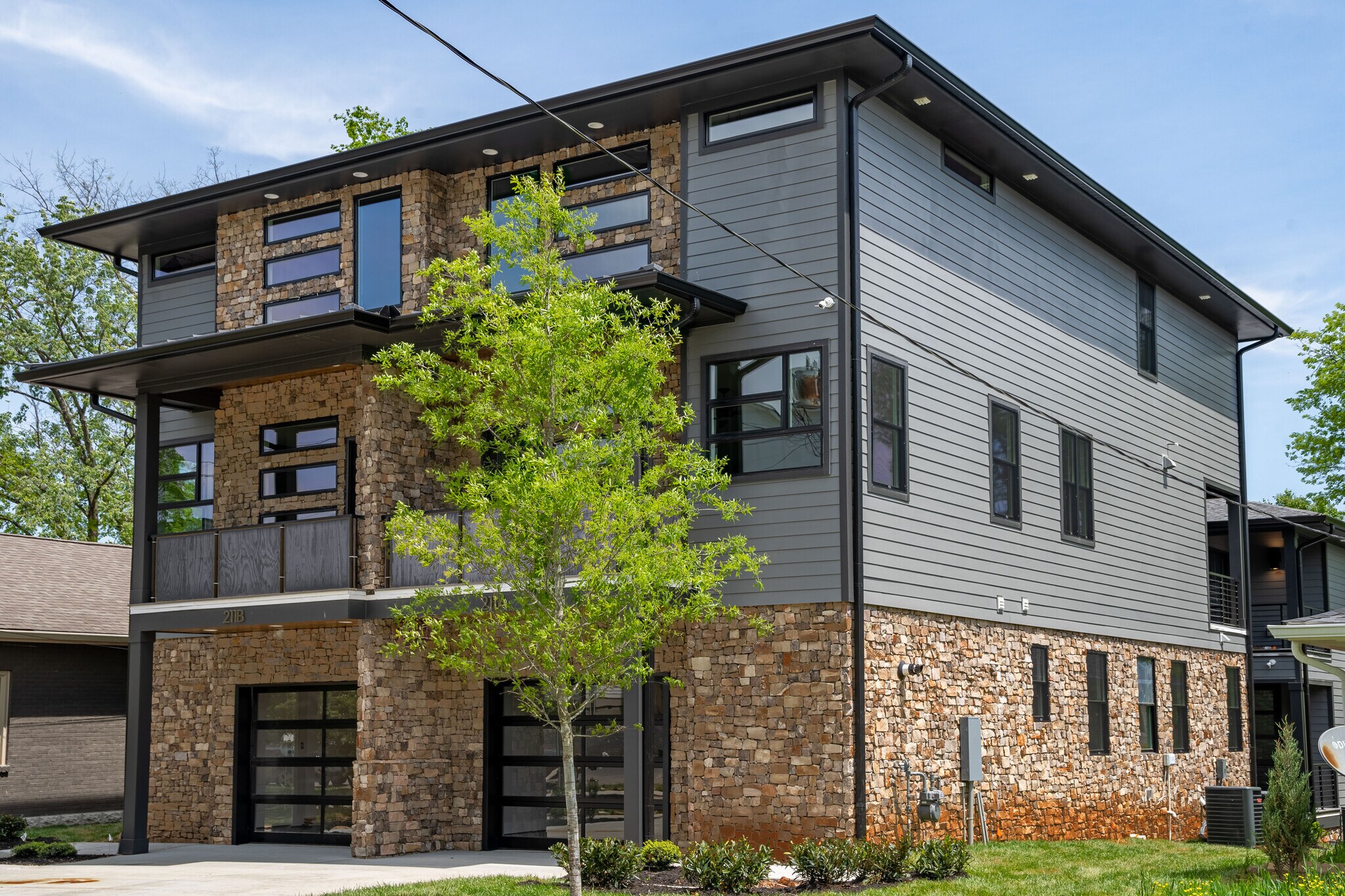 211 N 9th St, Nashville, TN à vendre Photo du bâtiment- Image 1 de 1