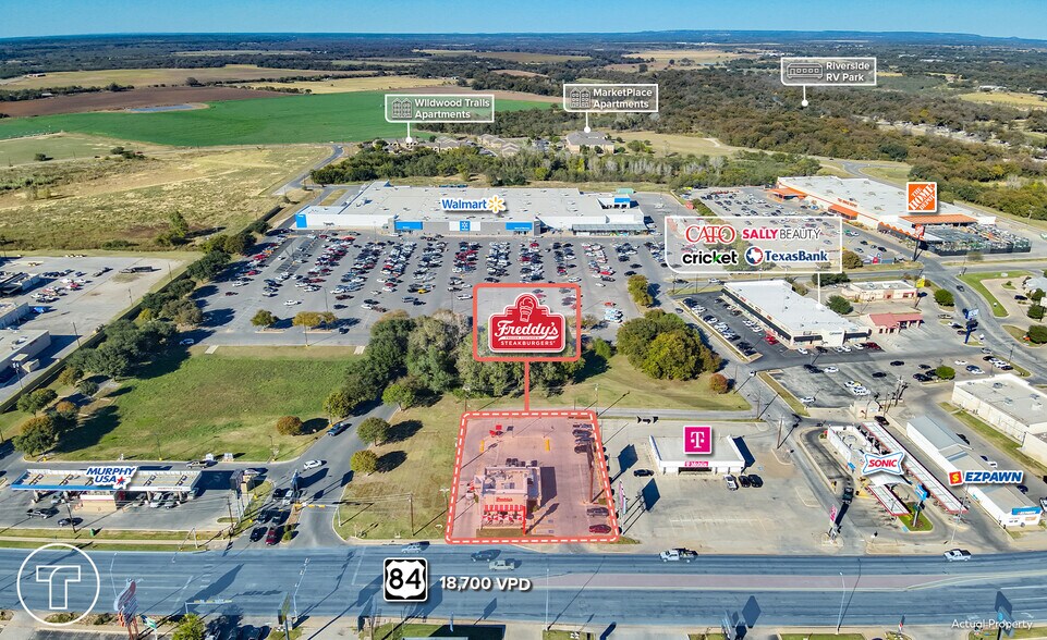 305 W Commerce St, Brownwood, TX à vendre - Photo du bâtiment - Image 3 de 6