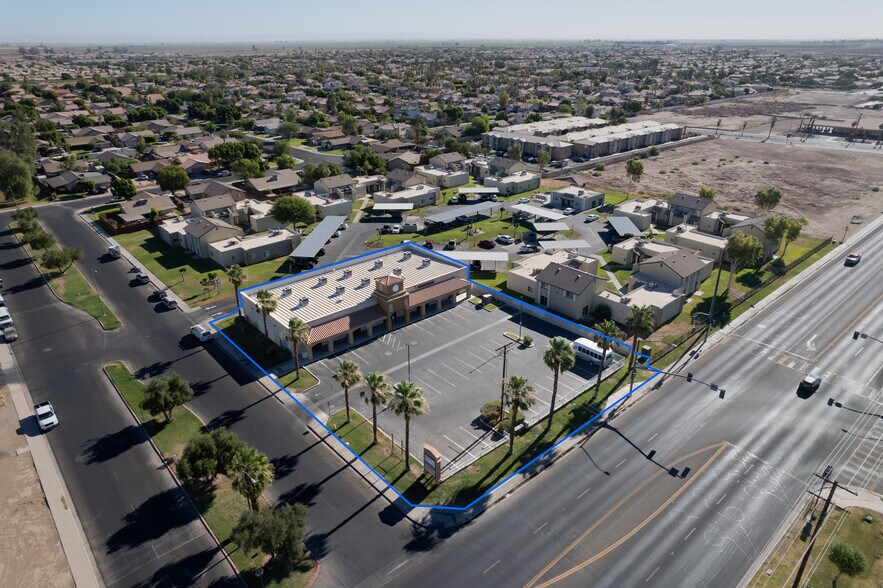 801 E Birch St, Calexico, CA à vendre - Photo du bâtiment - Image 2 de 34