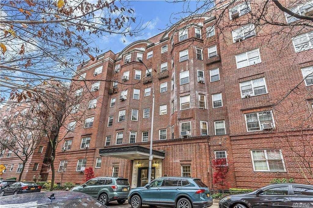 3524 78th St, Jackson Heights, NY 11372 - Unité B14 -  - Photo intérieure - Image 1 of 8