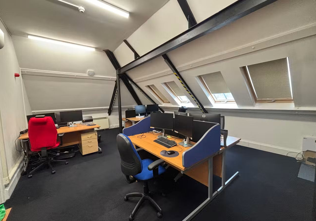 Manor Ct, Basingstoke for lease Interior Photo- Image 1 of 2