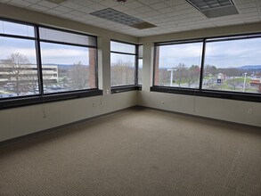 1100 Berkshire Blvd, Wyomissing, PA à louer Photo intérieure- Image 2 de 8