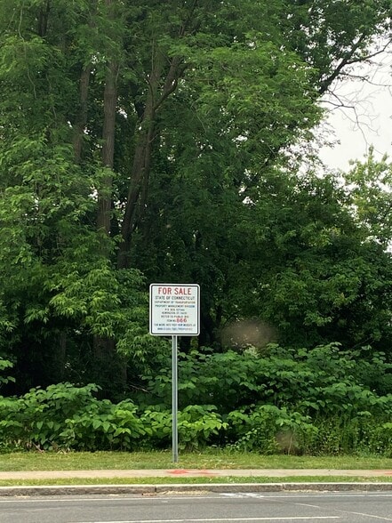 215 Forbes @ Roberts Street st, East Hartford, CT for sale - Primary Photo - Image 1 of 2