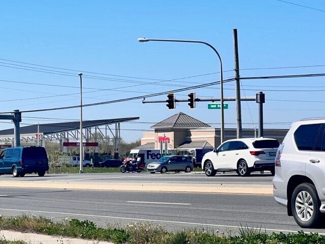 4991 Summit Bridge Rd, Middletown, DE à louer - Photo du bâtiment - Image 2 de 7