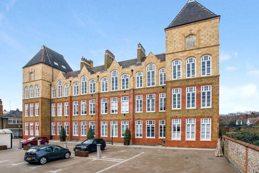 Kingsway Pl, Londres à vendre - Photo du bâtiment - Image 1 de 5