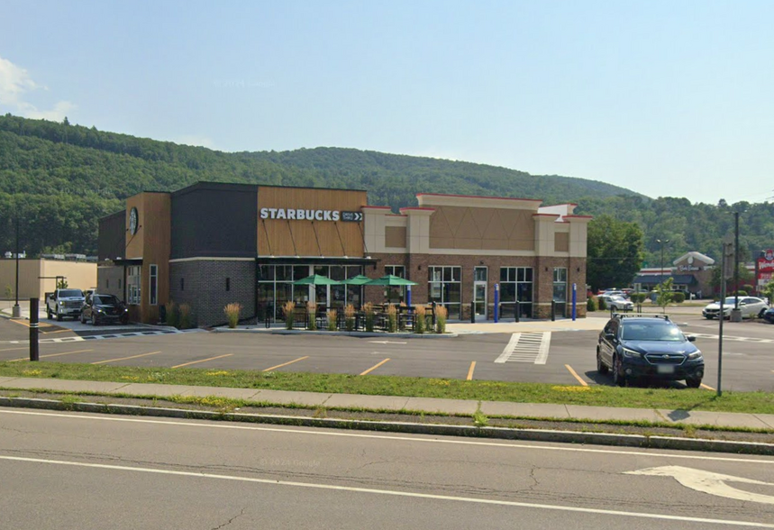 372 W Pulteney St, Corning, NY for lease - Building Photo - Image 1 of 3