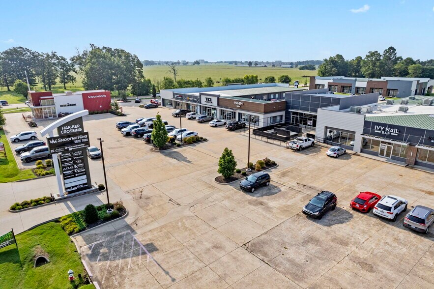 1395 E Henri De Tonti Blvd, Springdale, AR à louer - Photo du bâtiment - Image 3 de 28