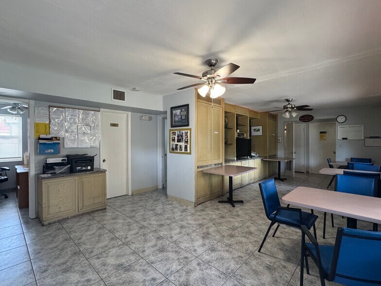 1930 Lincoln St, Hollywood, FL à vendre - Photo du bâtiment - Image 3 de 18