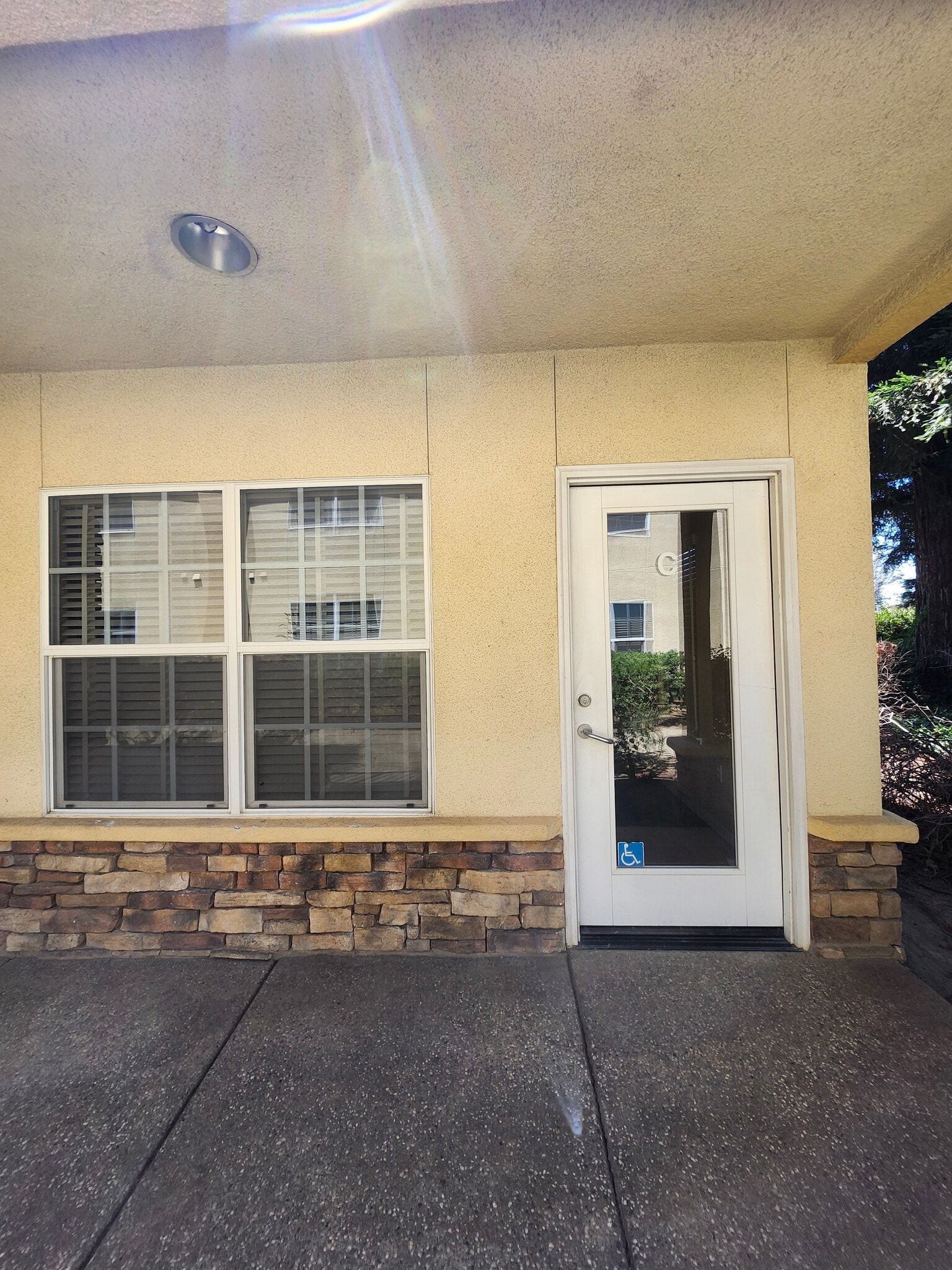1110 Civic Center Blvd, Yuba City, CA for lease Interior Photo- Image 1 of 7