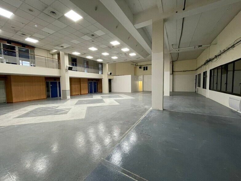 Flex in Drancy for lease - Building Photo - Image 3 of 8
