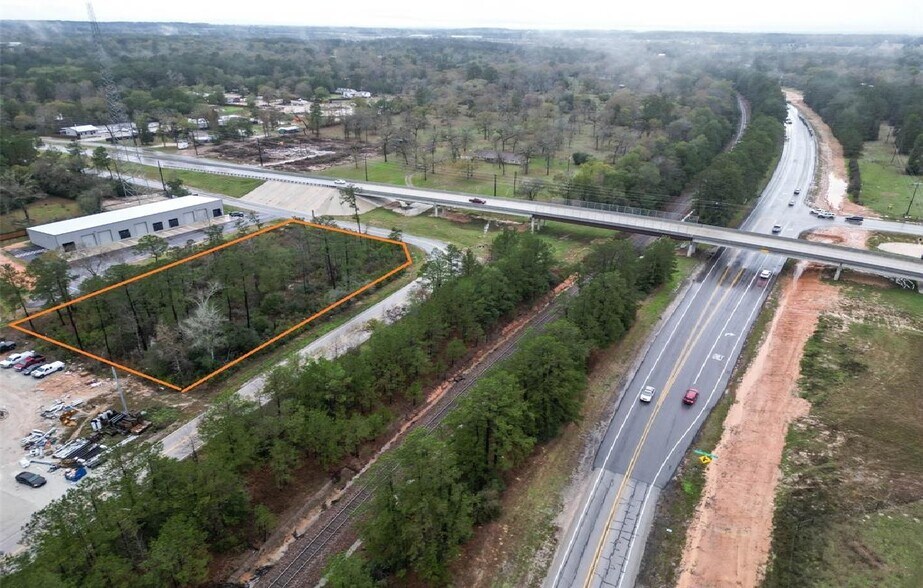 18417 Keenan Cut Off Rd, Montgomery, TX à vendre - Photo du bâtiment - Image 2 de 2