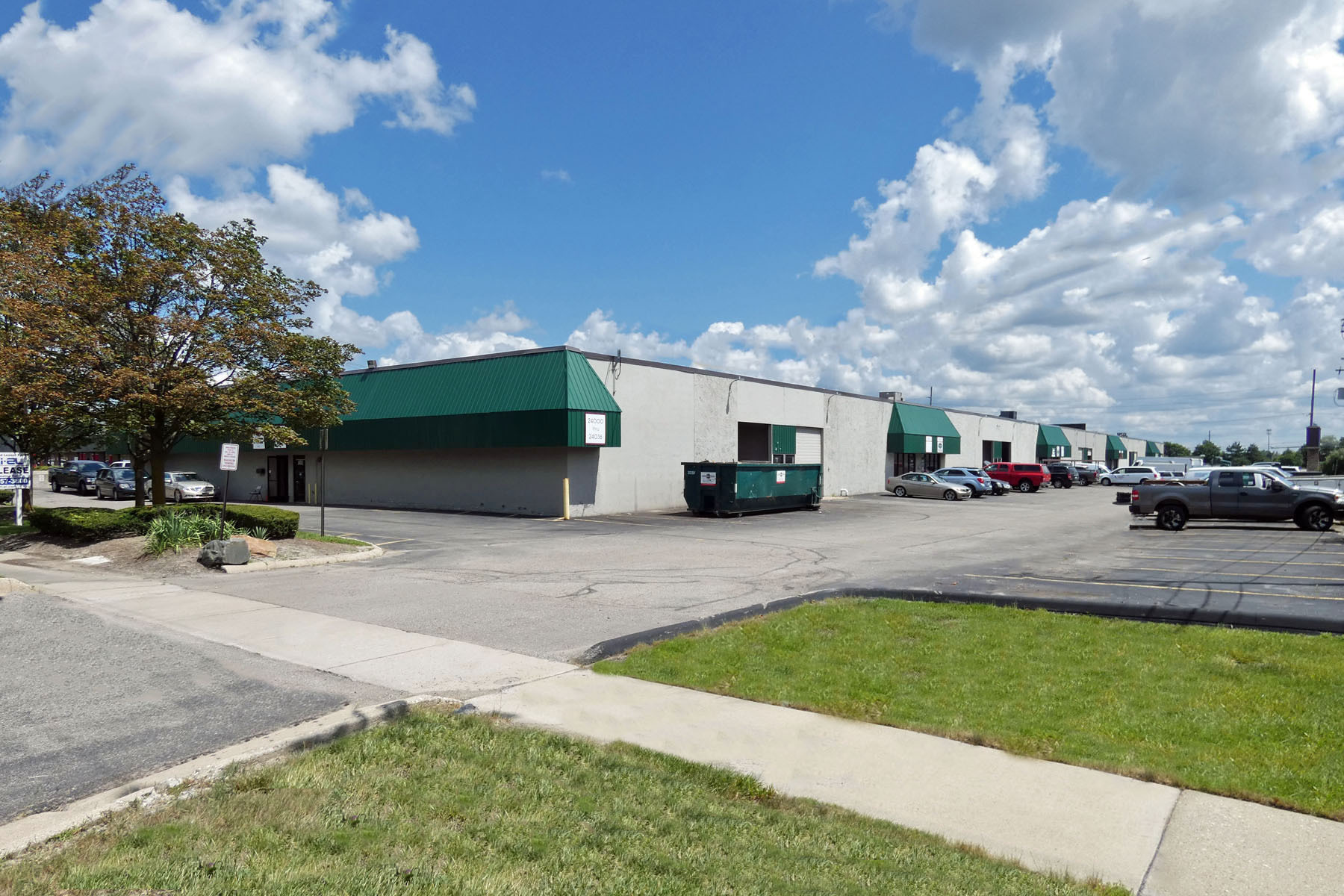 24000-24036 Haggerty Rd, Farmington Hills, MI for sale Building Photo- Image 1 of 1