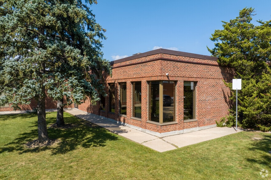 83 Galaxy Blvd, Toronto, ON for lease - Building Photo - Image 3 of 5