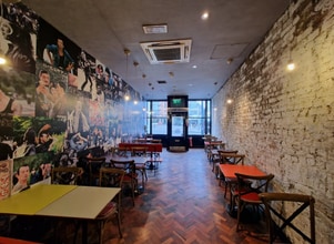 22 Putney High St, Londres à louer Photo intérieure- Image 2 de 4