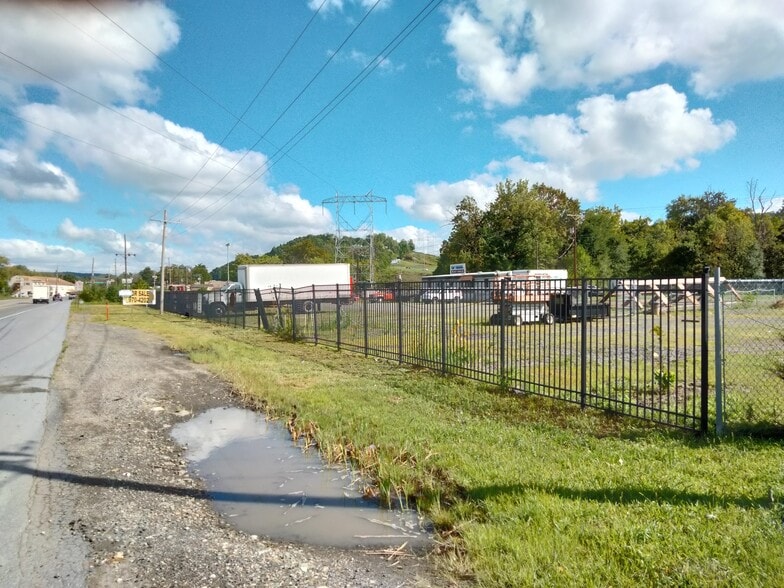 724 Rt 100 N, Bechtelsville, PA à vendre - Photo du bâtiment - Image 1 de 23