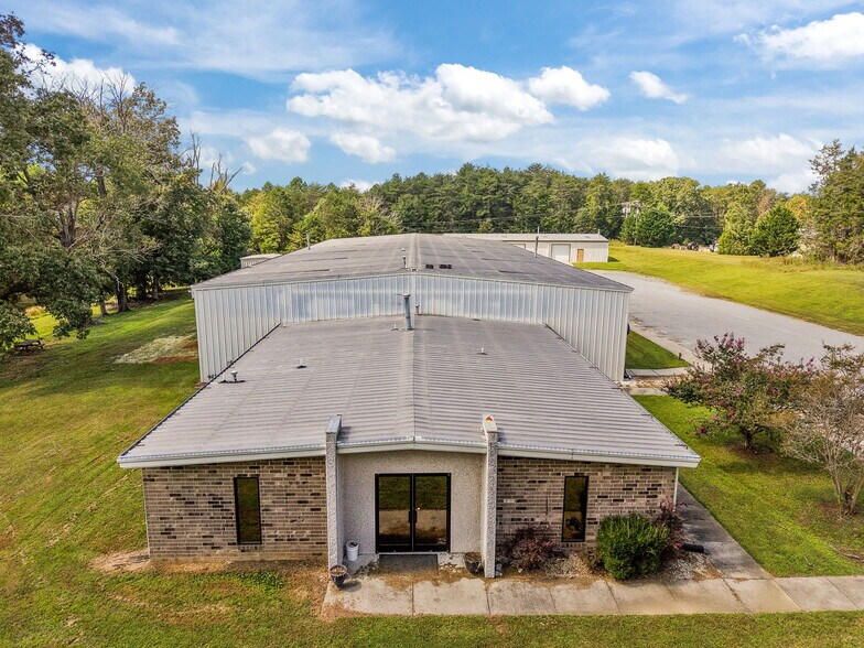 2245 A Air Park Dr, Burlington, NC à louer - Photo du bâtiment - Image 2 de 51