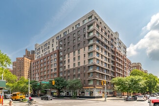 Plus de détails pour 411 E 120th St, New York, NY - Commerce de détail à louer