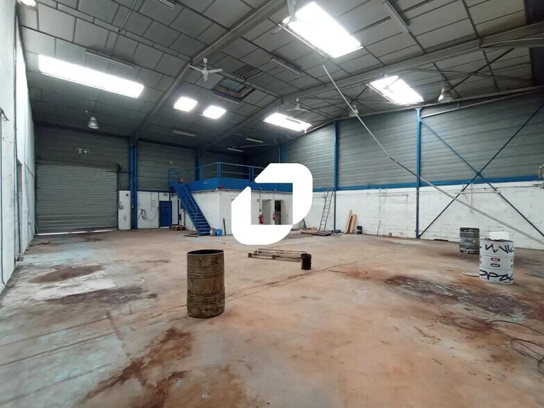 Office in Chassieu for lease - Interior Photo - Image 3 of 12