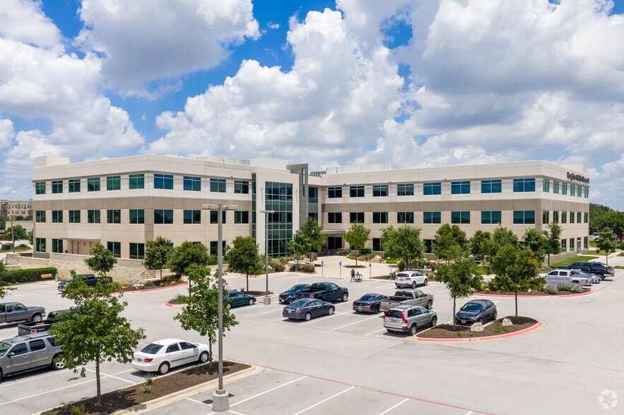 2700 La Frontera Blvd, Round Rock, TX for lease - Building Photo - Image 3 of 14
