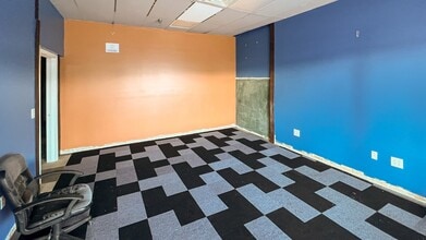 137-205 E Lincoln Trail Blvd, Radcliff, KY for lease Interior Photo- Image 1 of 8