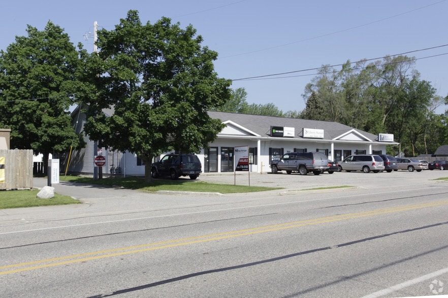 355 Northland Dr NE, Rockford, MI for lease - Primary Photo - Image 1 of 3