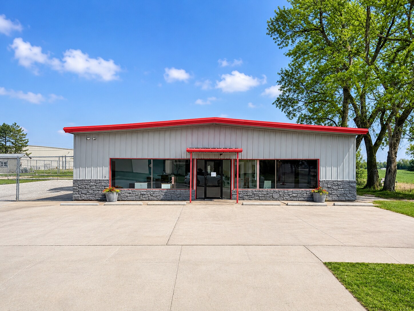 911 W 1st St, Mcpherson, KS à vendre Photo du bâtiment- Image 1 de 32