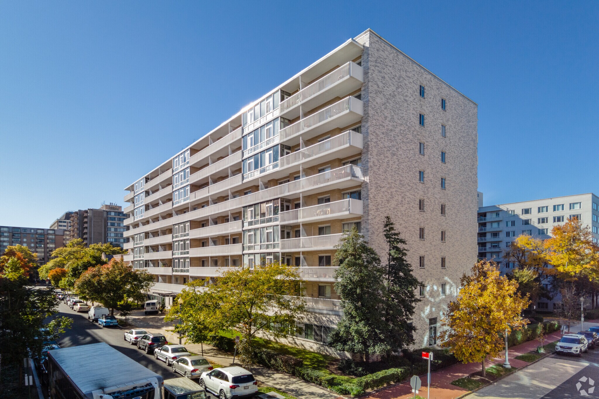 730 24th St NW, Washington, DC à louer Photo du bâtiment- Image 1 de 6
