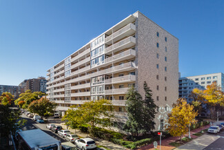 Plus de détails pour 730 24th St NW, Washington, DC - Multi-résidentiel à vendre