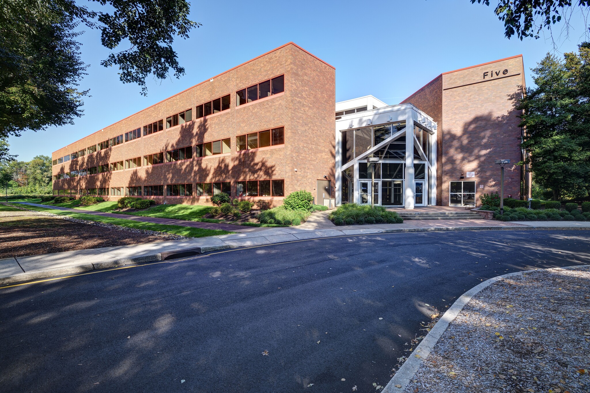 5 Vaughn Dr, Princeton, NJ for lease Building Photo- Image 1 of 15