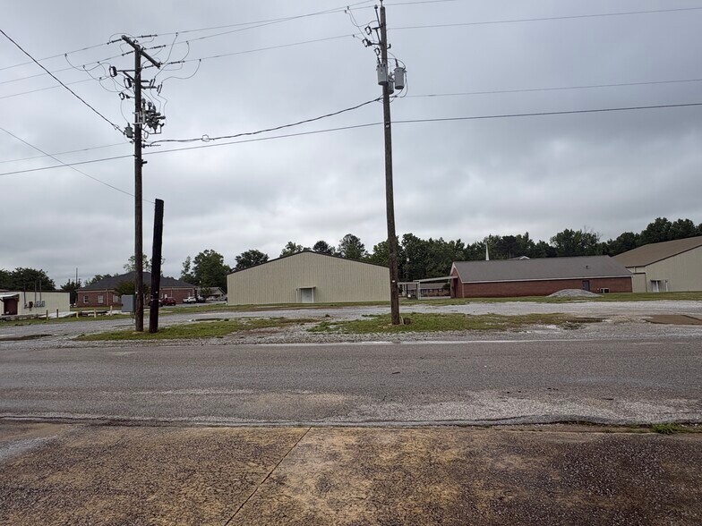 707 16th N Ave, Clanton, AL à vendre - Photo du bâtiment - Image 2 de 5