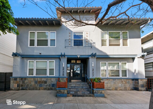 Plus de détails pour 235 Linden Ave, Long Beach, CA - Multi-résidentiel à vendre