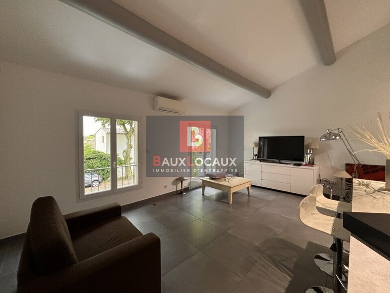 Office in Courthézon for lease - Interior Photo - Image 3 of 11